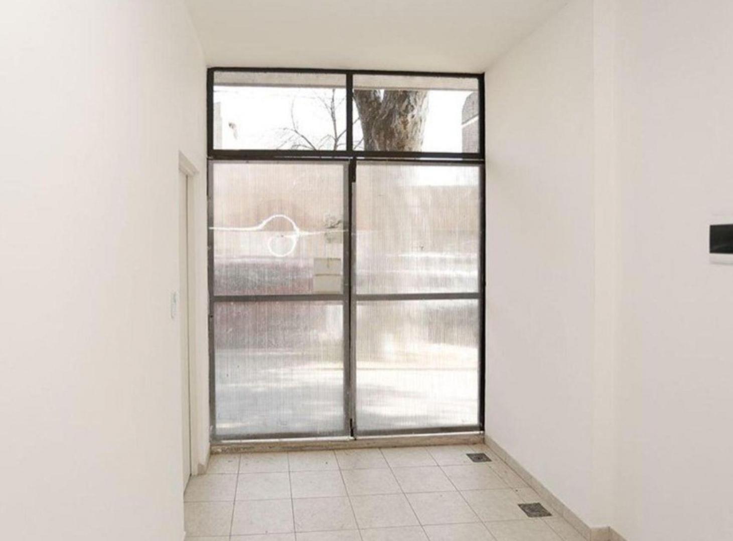Foto de PH EN VENTA CON GARAGE 2AMB. VILLA PUYERREDON., imagen 2