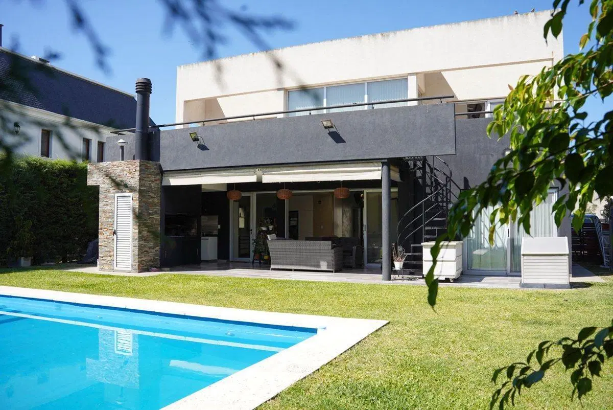 EXCELENTE CASA EN VENTA - NUEVO QUILMES 5
