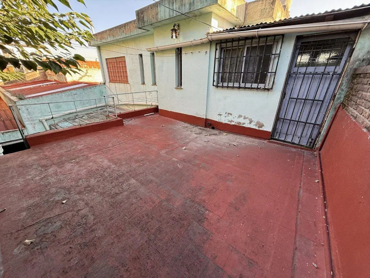 Venta Casa 4 Amb con Garage y local en Avellaneda 8