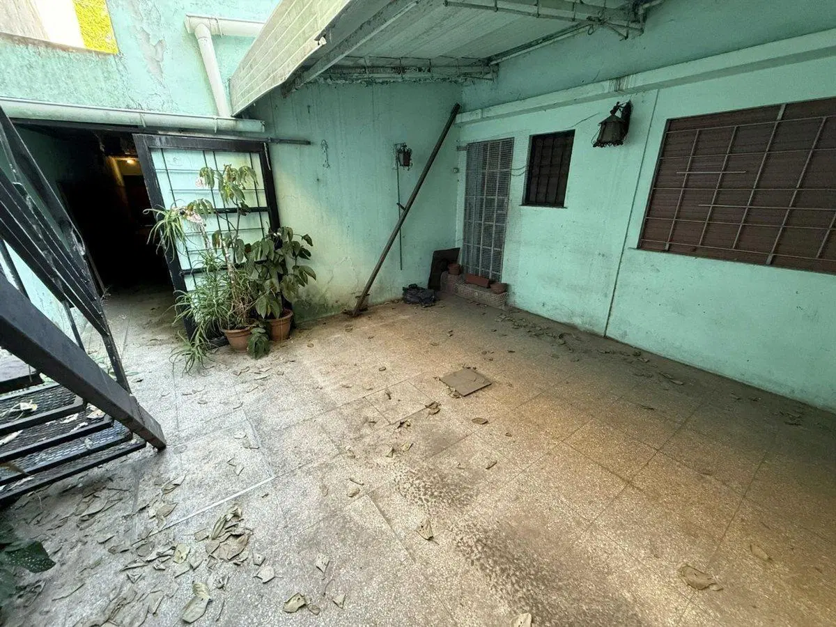Venta Casa 4 Amb con Garage y local en Avellaneda 4