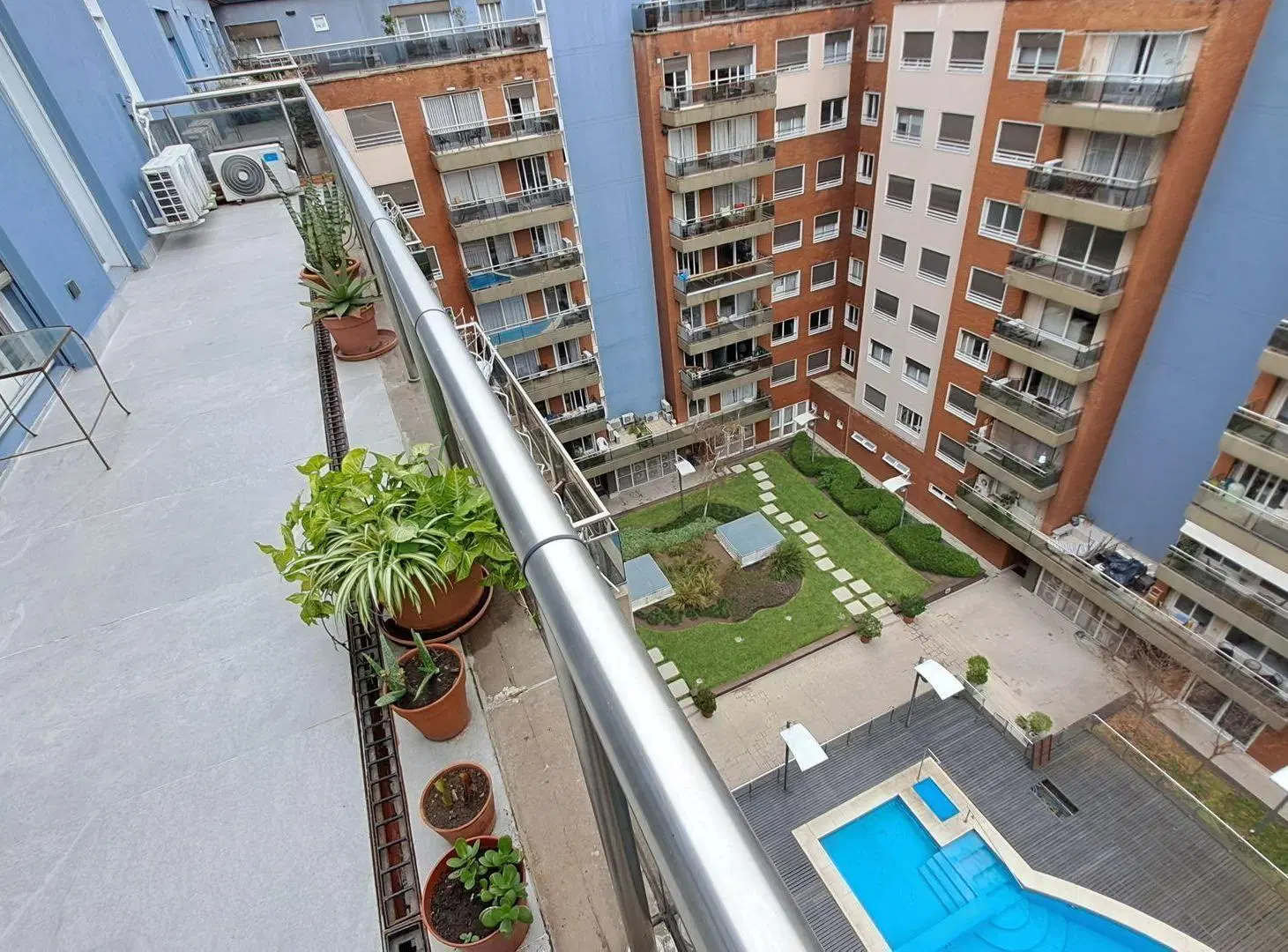 ALQUILER DUPLEX  PTO MADERO CON COCHERA Y BAULERA 5