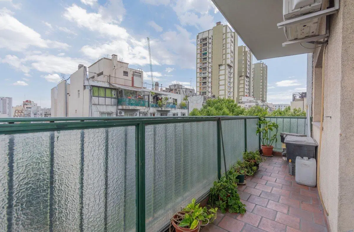 VENTA CABALLITO 4 AMBS. FRENTE BALCON COCHERA 3