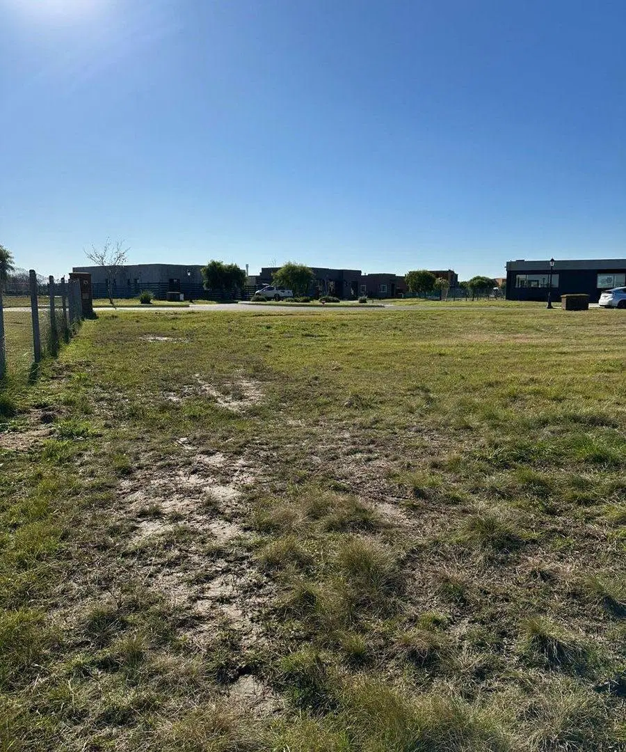 LOTE A LA LAGUNA BARRIO SAN SEBASTIAN AREA 8 950M2 5