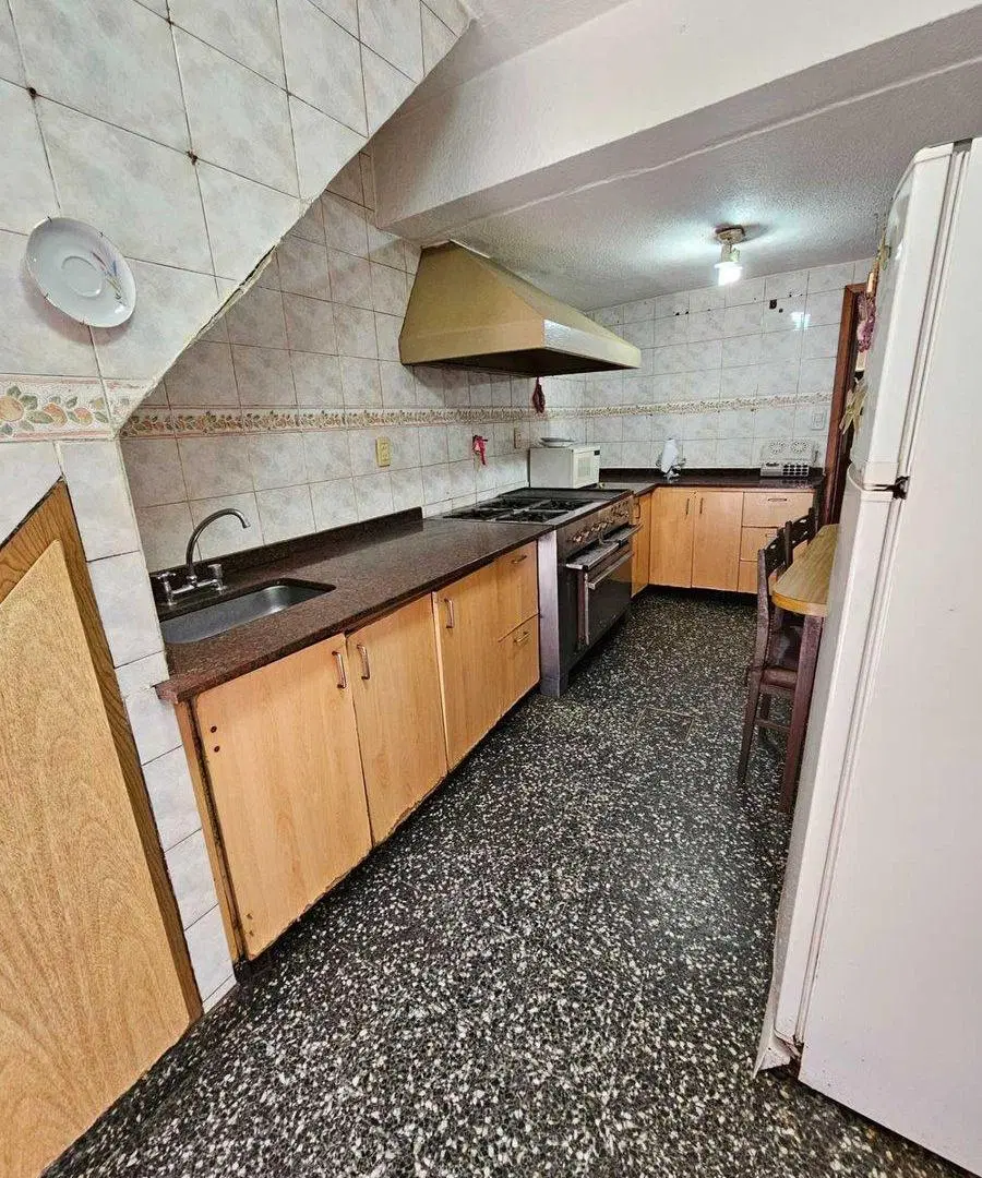 Local comercial con vivienda - Pompeya- venta 5