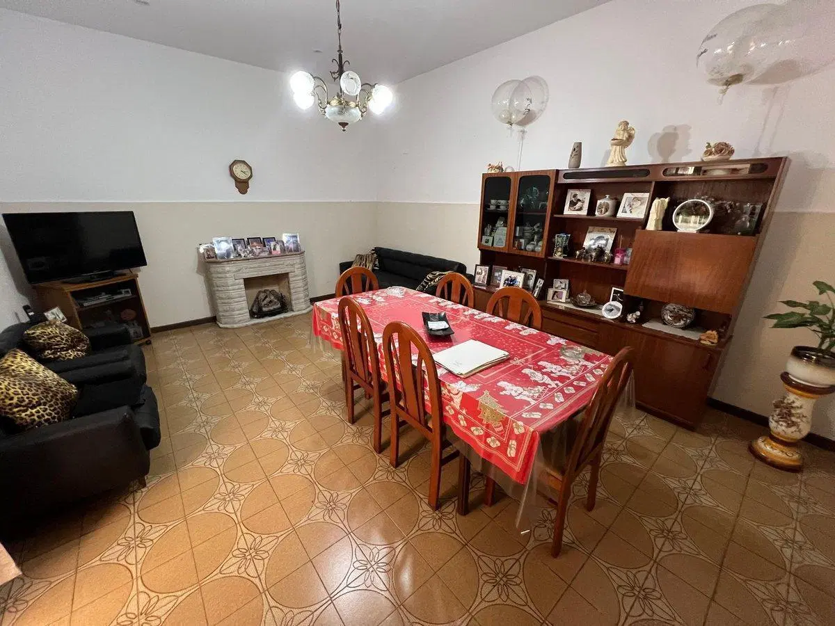 Casa sobre lote propio en Villa Lugano 8