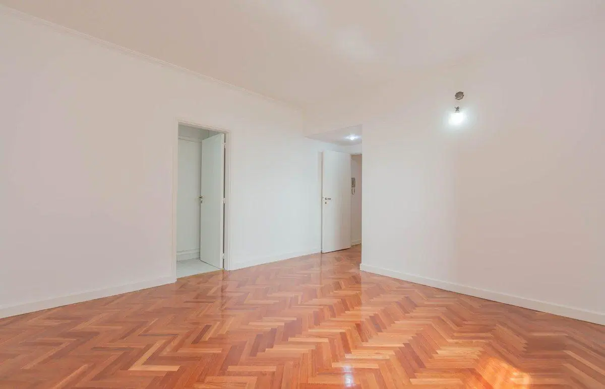 VENTA DEPARTAMENTO 4 AMBIENTES CON COCHERA RETIRO 8
