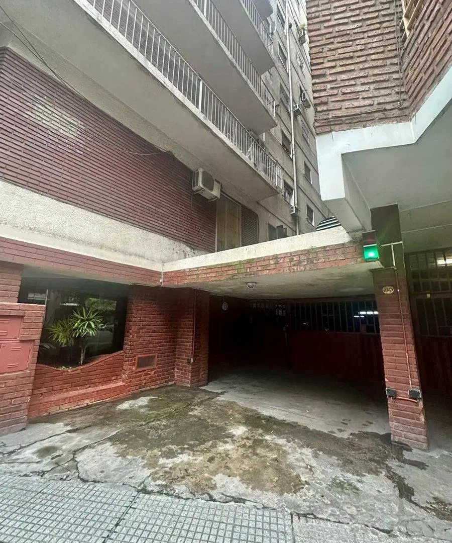 Cochera Espacio Guardacoche Cubierta Belgrano 8