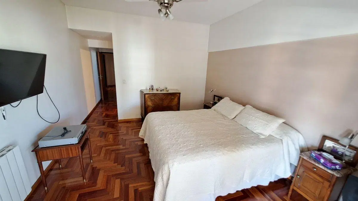 DEPTO DE 4 AMB CON DOS COCHERAS - AVELL CENTRO 4
