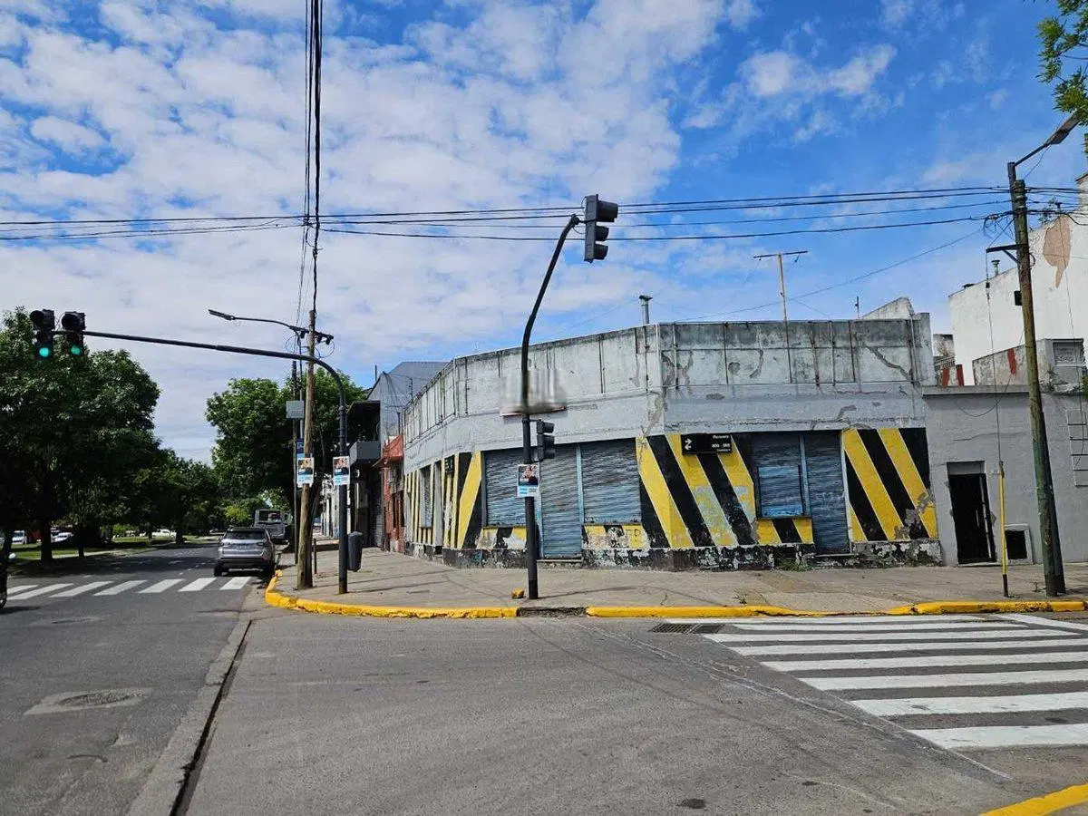Local comercial con vivienda - Pompeya- venta 2