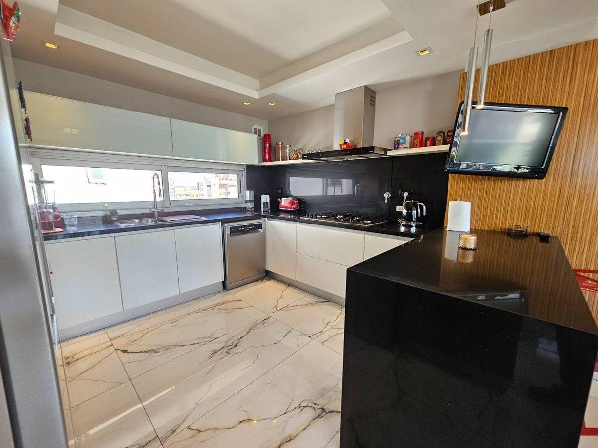 Foto de Espect Triplex 5 amb,quincho,terraza-2 coch-Categ, imagen 1