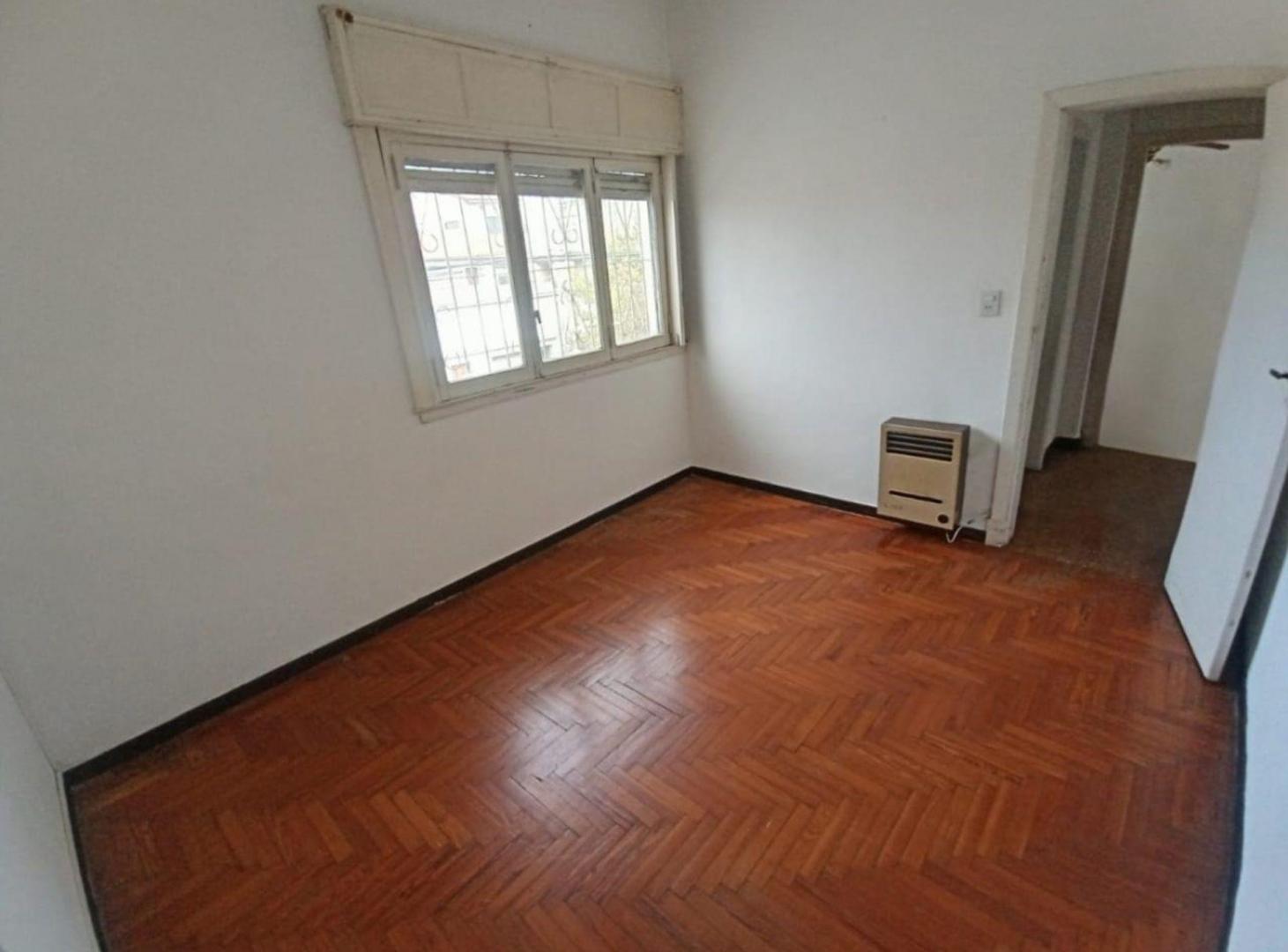 Foto de DEPOSITO con VIVIENDA EN VENTA en SARANDI, imagen 1