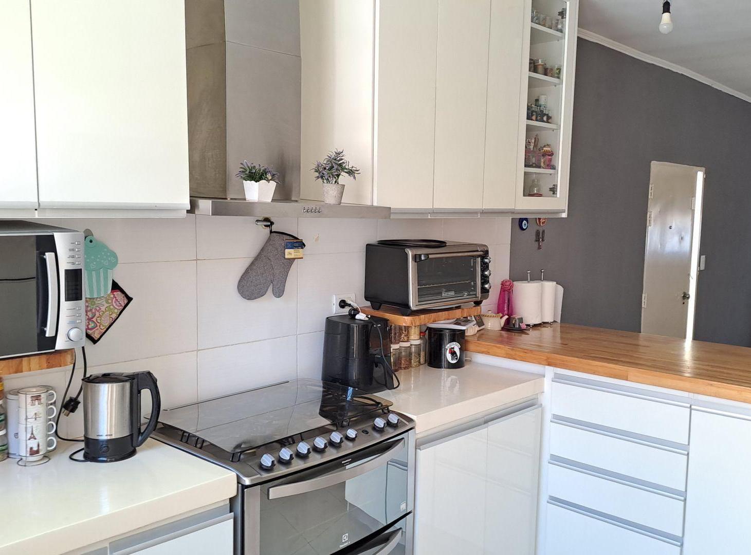 Foto de CASA RECICLADA - JARDIN, PILETA - APTO CREDITO, imagen 5