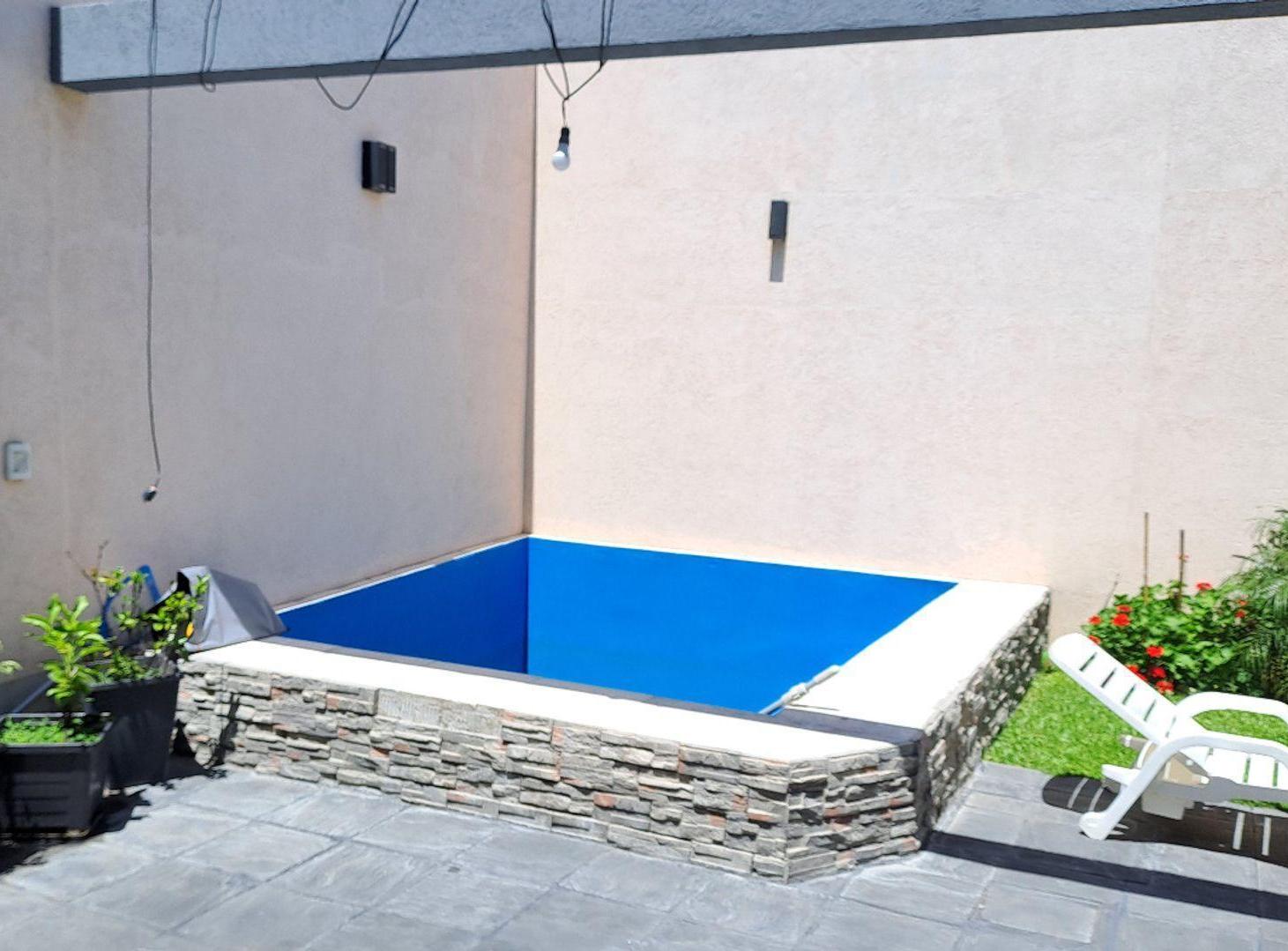 Foto de CASA RECICLADA - JARDIN, PILETA - APTO CREDITO, imagen 4