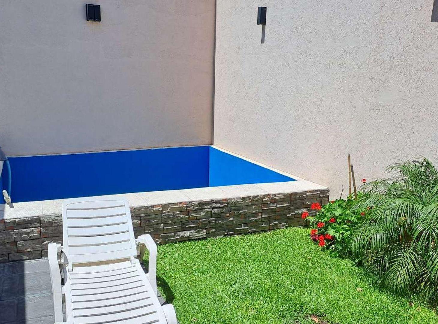 Foto de CASA RECICLADA - JARDIN, PILETA - APTO CREDITO, imagen 1