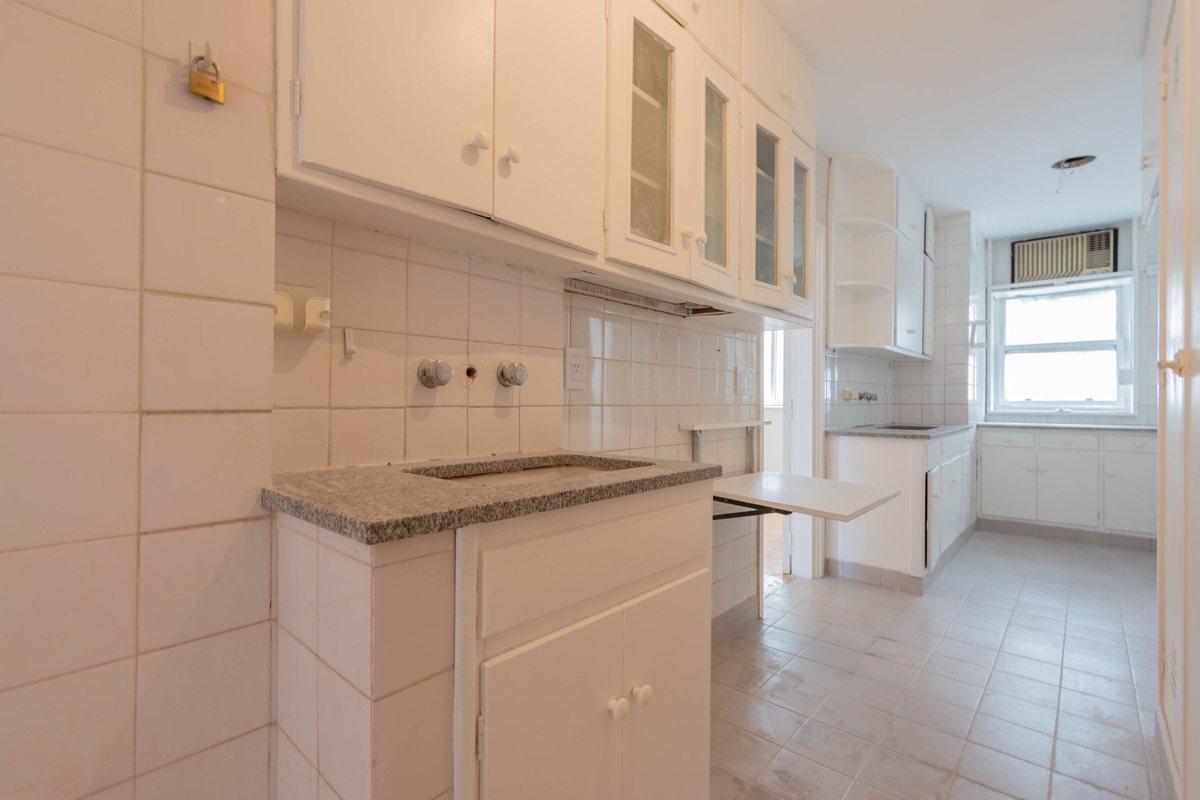 Foto de VENTA DEPARTAMENTO 4 AMBIENTES CON COCHERA RETIRO, imagen 5