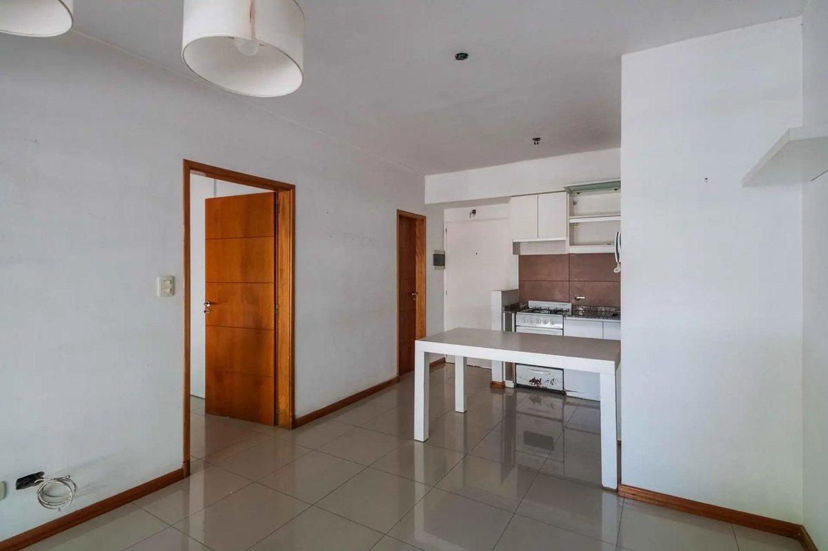 Foto de VENTA DEPARTAMENTO 2 AMB CABALLITO ESP GUARDACOCHE, imagen 2