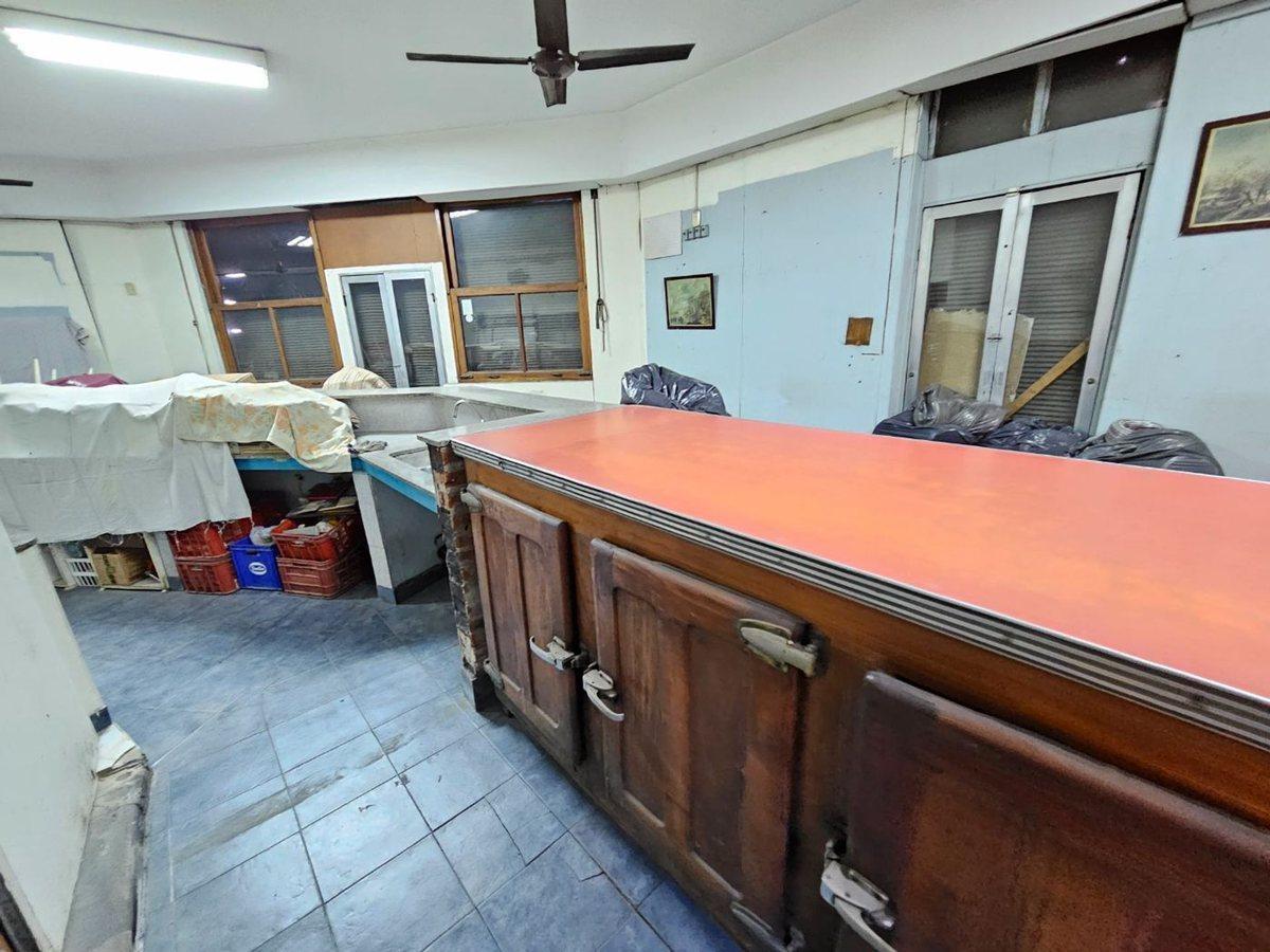 Foto de Local comercial con vivienda - Pompeya- venta, imagen 3