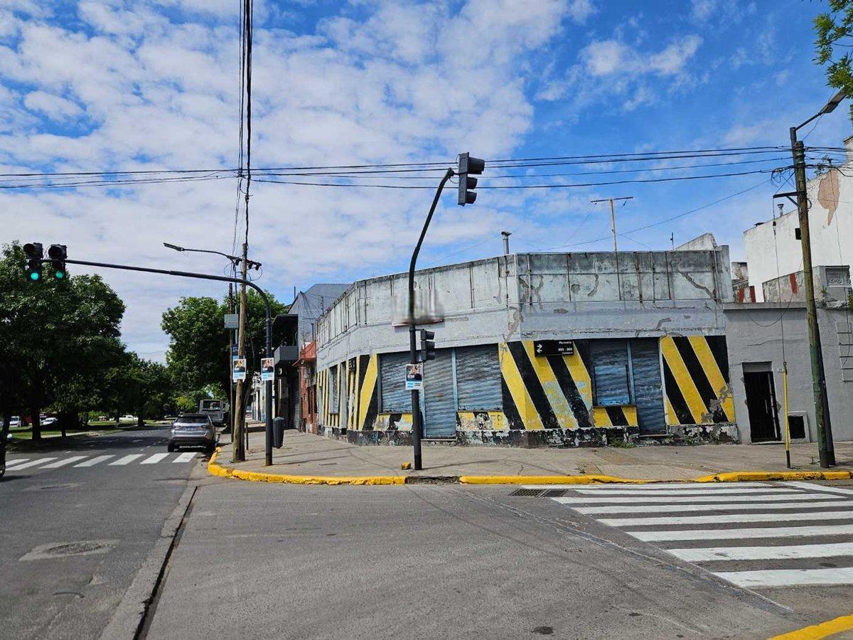 Foto de Local comercial con vivienda - Pompeya- venta, imagen 1