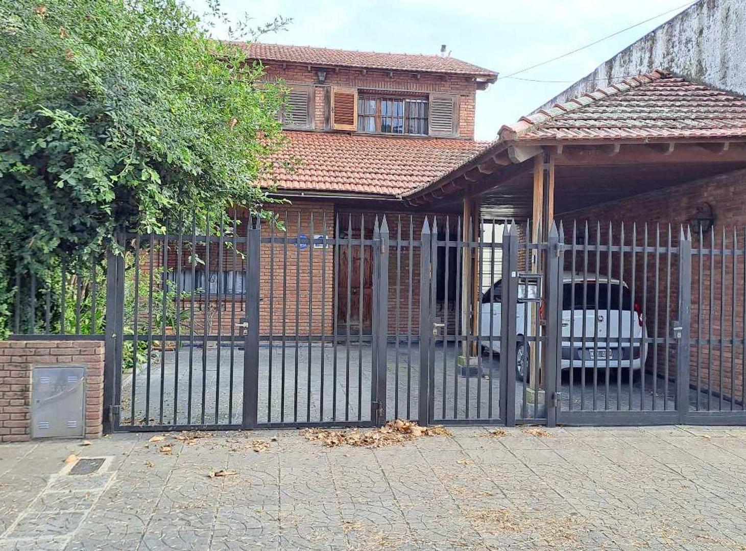 Foto de EXCELENTE CASA EN LOTE DE 9MTS FTE X 64MTS FONDO, imagen 1
