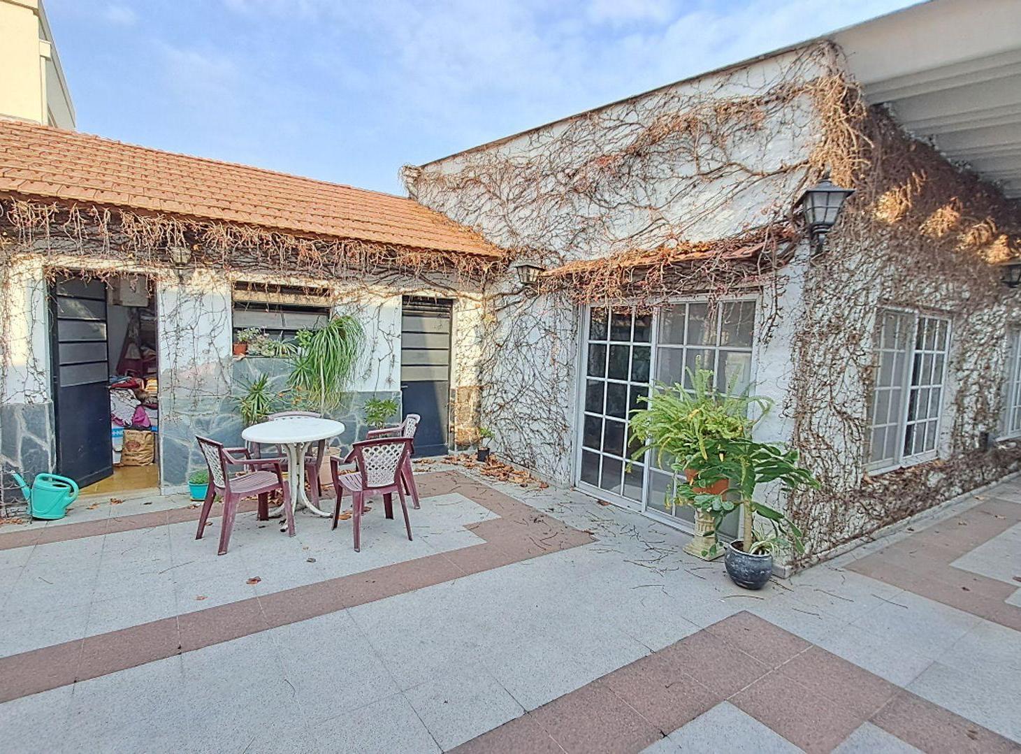 Foto de EXCELENTE CASA EN LOTE DE 9MTS FTE X 64MTS FONDO, imagen 3