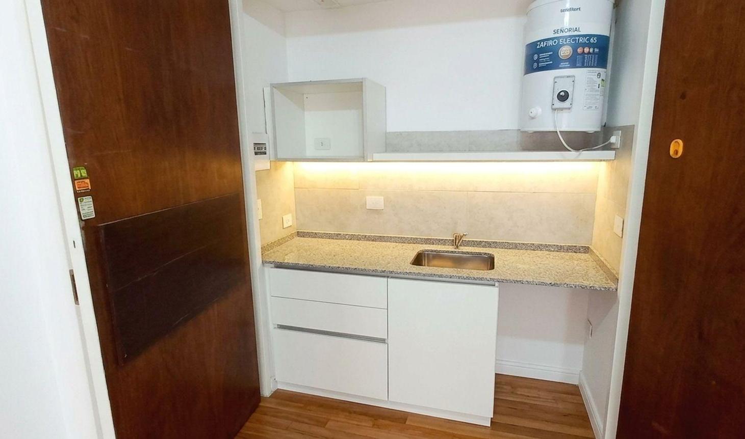 Foto de Monoambiente de uso profesional y comercial, imagen 2