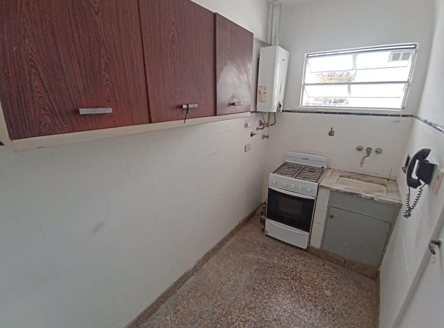 Foto de DEPARTAMENTO 2 AMBIENTES EN VENTA - ALMAGRO, imagen 3