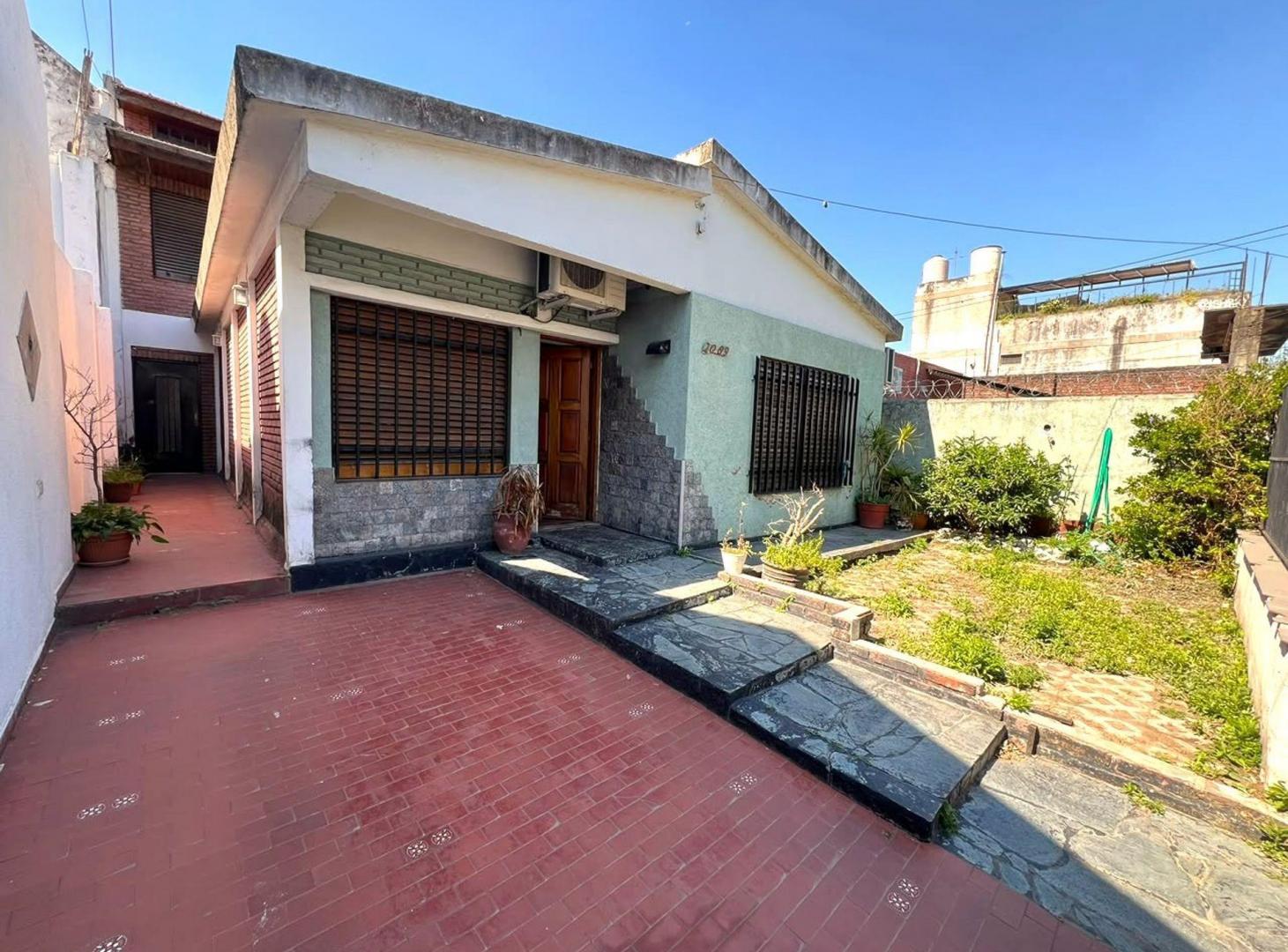 Foto de Excelente casa sobre lote propio en Villa Maipú, imagen 1