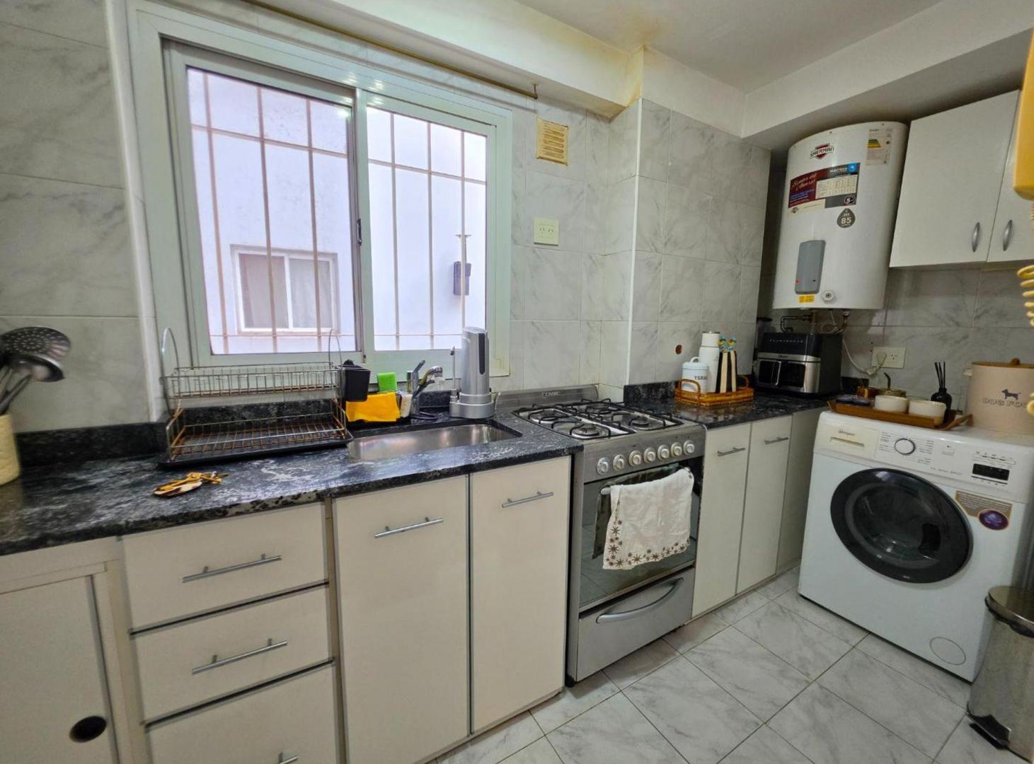 Foto de DPTO. 3 AMB - VENTA -AVELLANEDA CENTRO, imagen 2