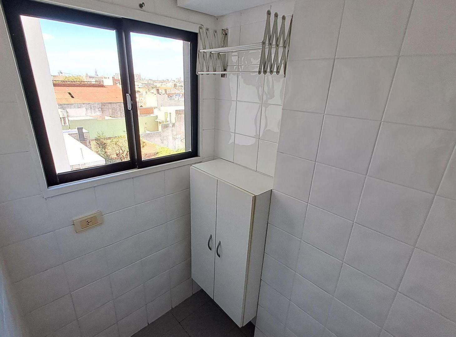 Foto de ALQUILER AMPLIO 2 AMB C/BALCON - AVELLANEDA CENTRO, imagen 5