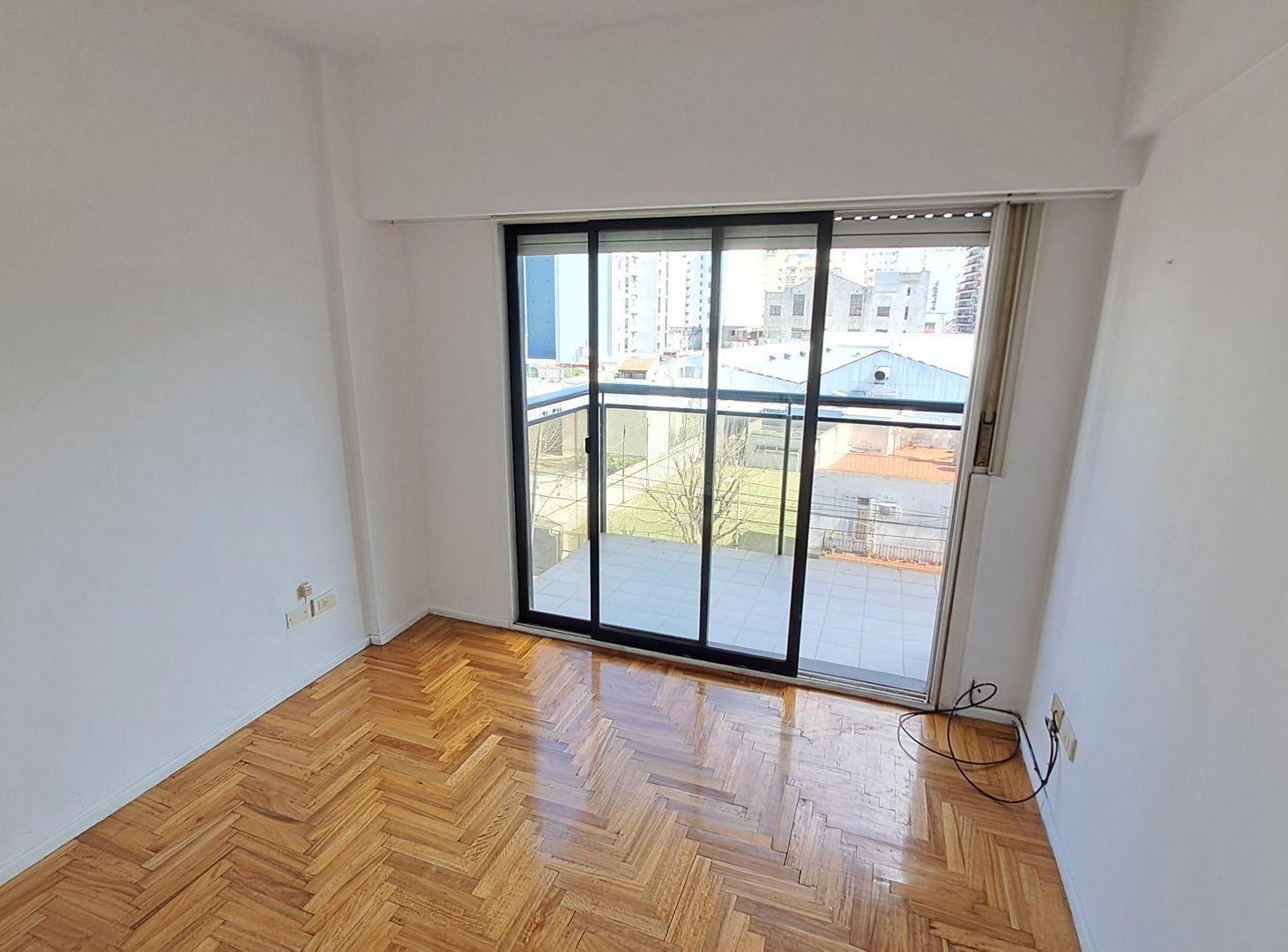 Foto de ALQUILER AMPLIO 2 AMB C/BALCON - AVELLANEDA CENTRO, imagen 4