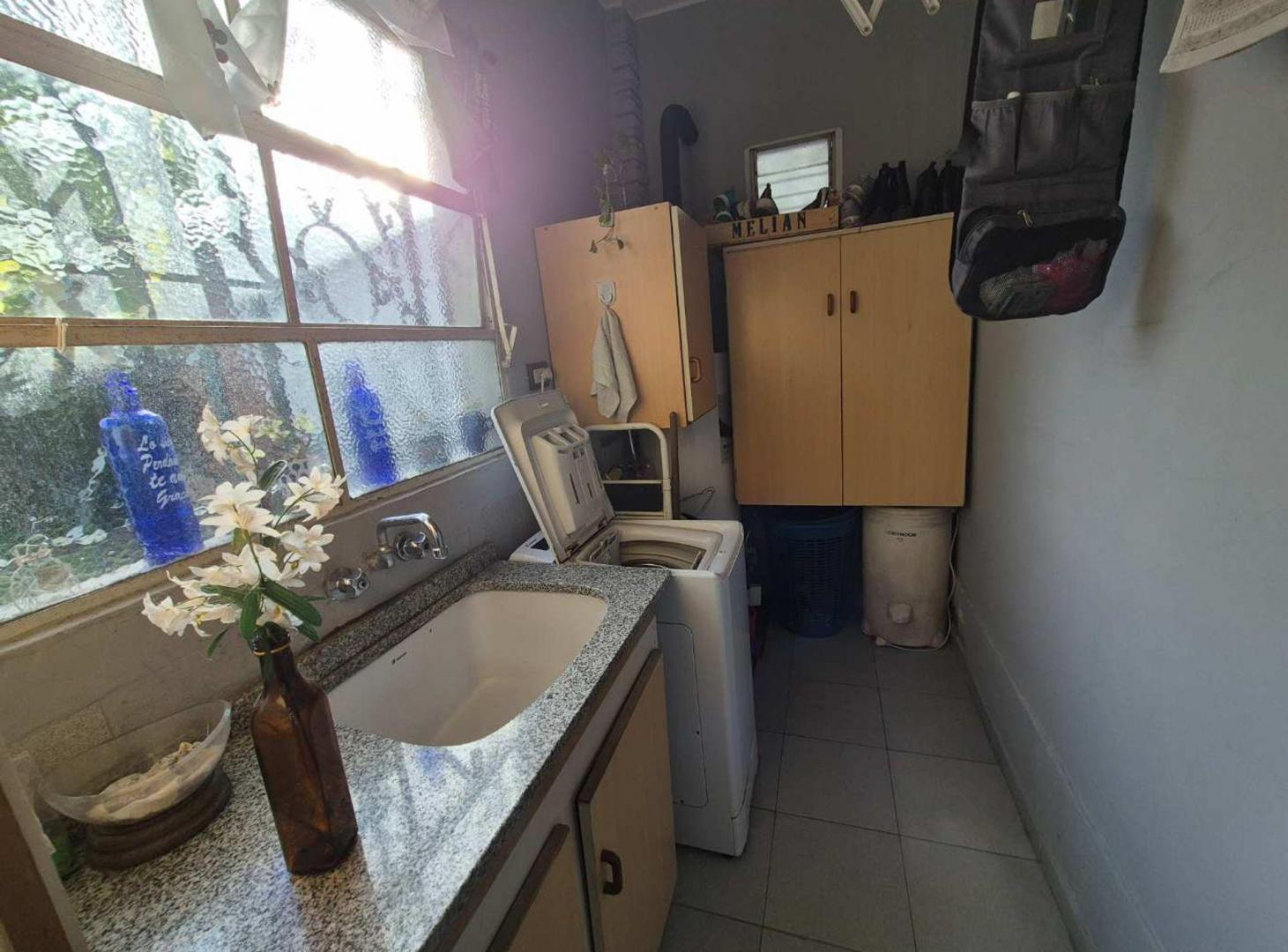Foto de VENTA CASA 6 AMB EN EXCELENTE ESTADO. ADROGUE, imagen 5