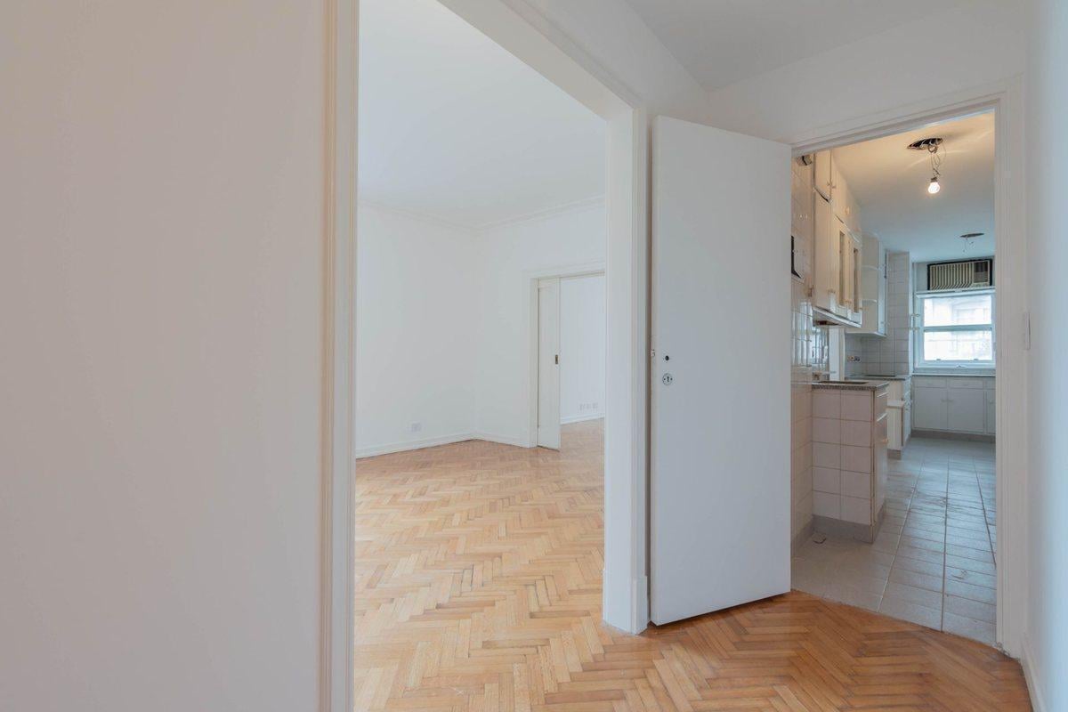 Foto de VENTA DEPARTAMENTO 4 AMBIENTES CON COCHERA RETIRO, imagen 2