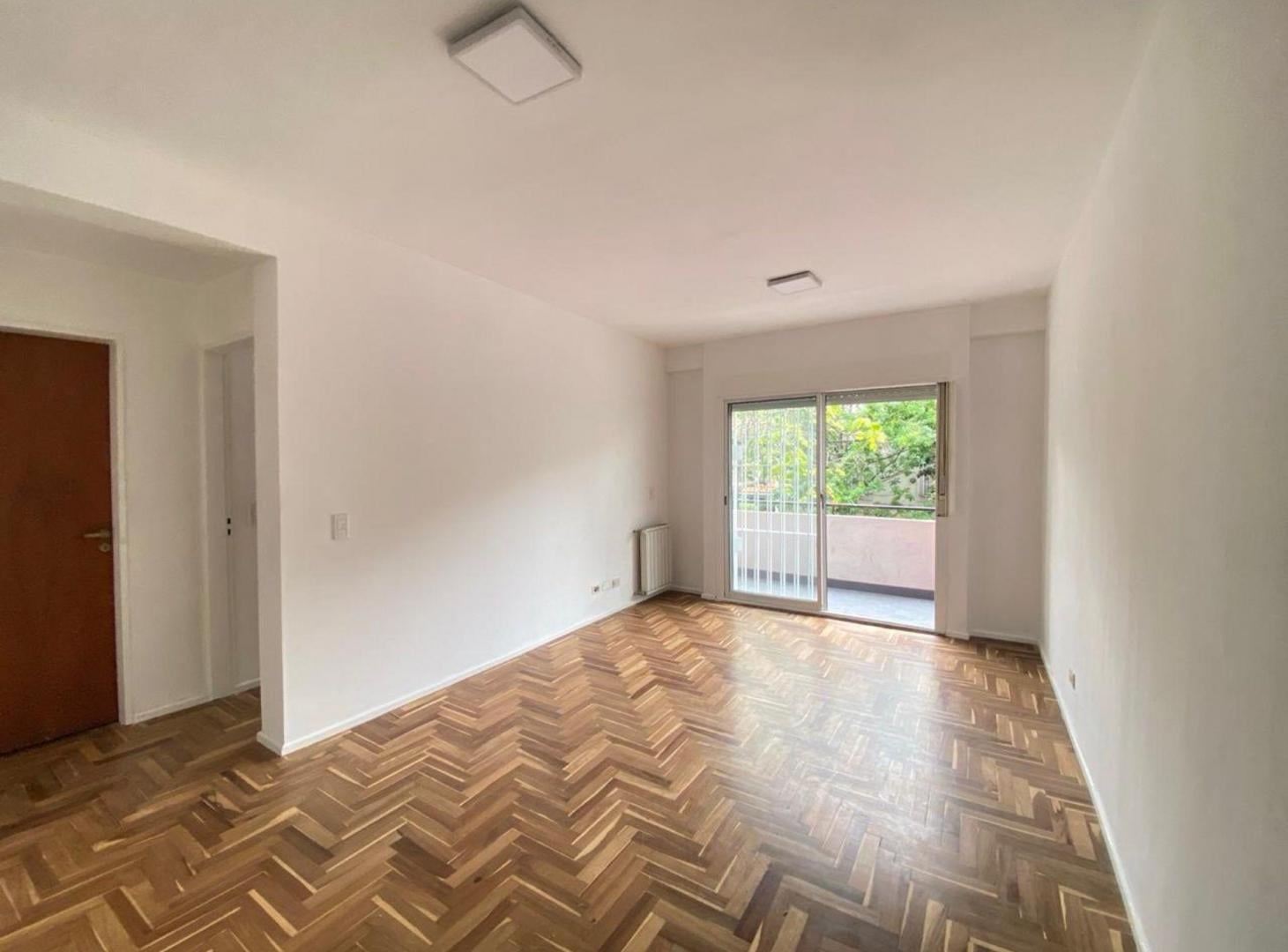 Foto de VENTA 2 AMB CON BALCÓN CORRIDO EN COGHLAN, imagen 1