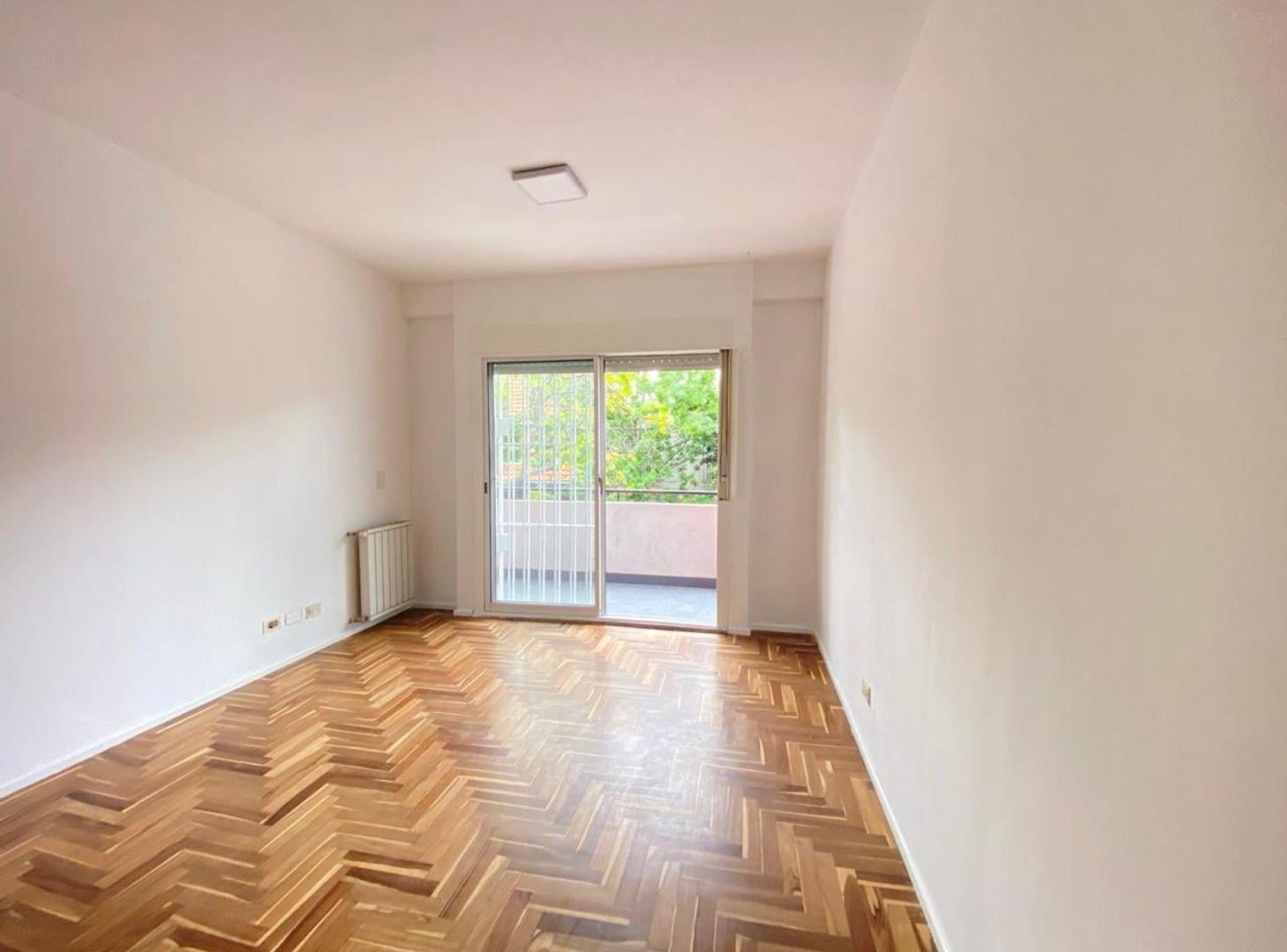 Foto de VENTA 2 AMB CON BALCÓN CORRIDO EN COGHLAN, imagen 2