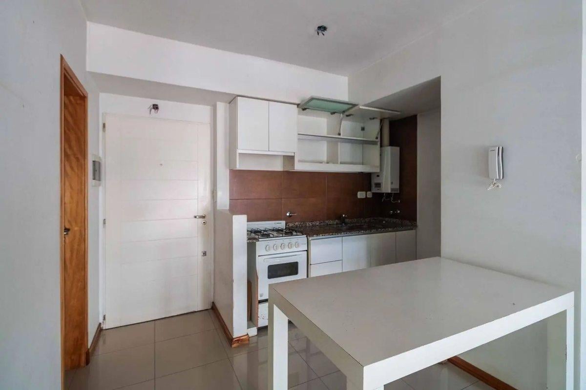 Foto de VENTA DEPARTAMENTO 2 AMB CABALLITO ESP GUARDACOCHE, imagen 4