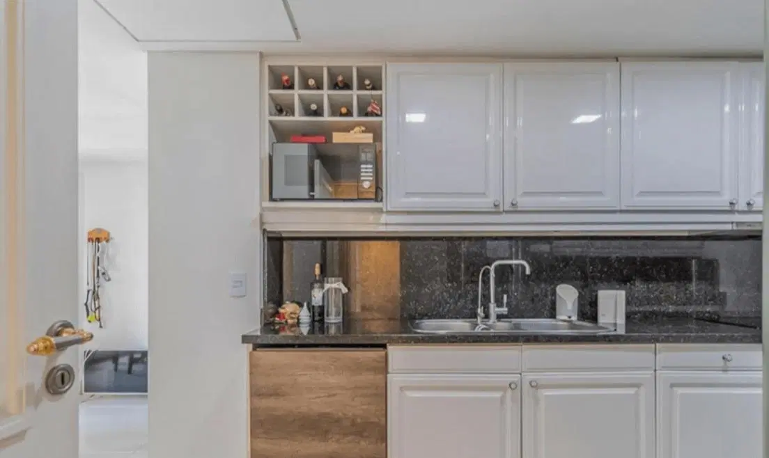 Departamento 3 ambientes en Chateau Puerto Madero - Cochera y Baulera - Dependencia de servicio 2