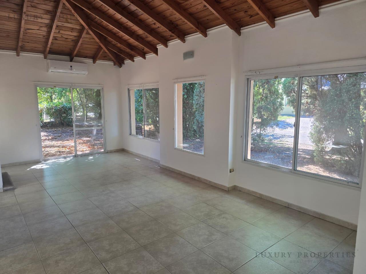 Foto de Venta Casa 5 ambientes Club de Campo Los Puentes Lujan Apta Crédito, imagen 5