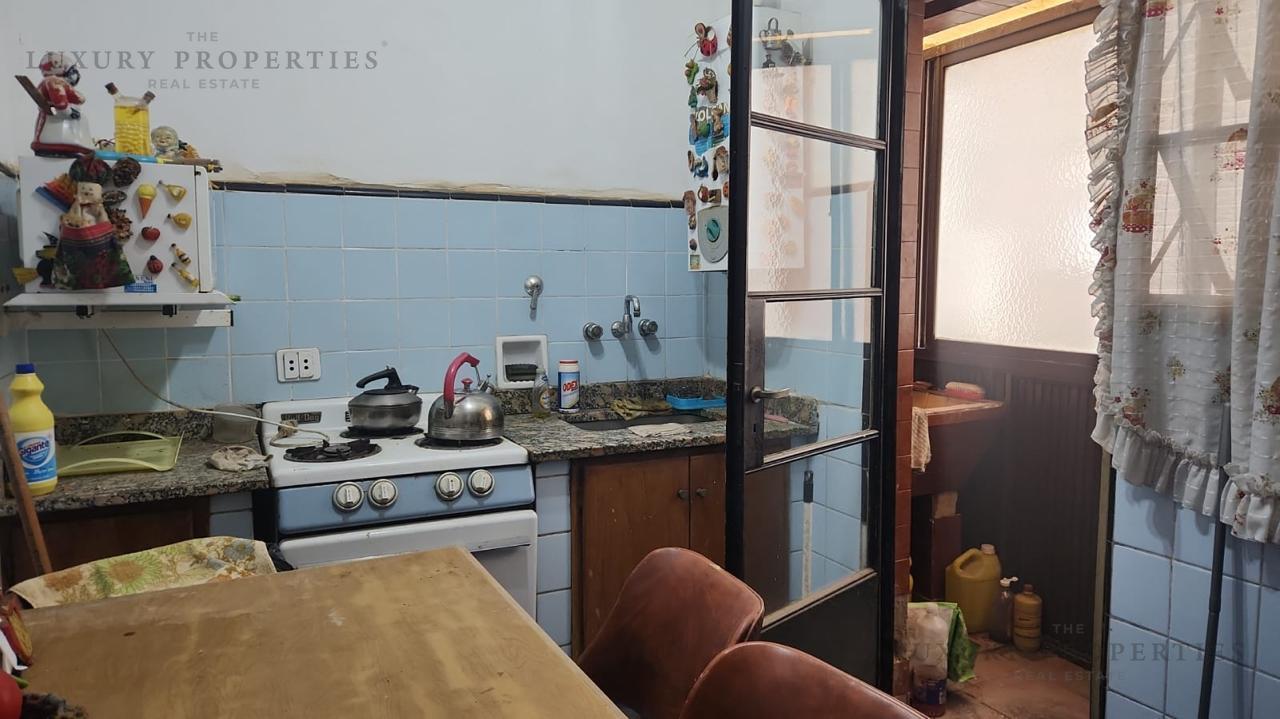 Foto de Venta departamento 3 ambientes a reciclar en Ecuador al 200 - Balvanera, imagen 3