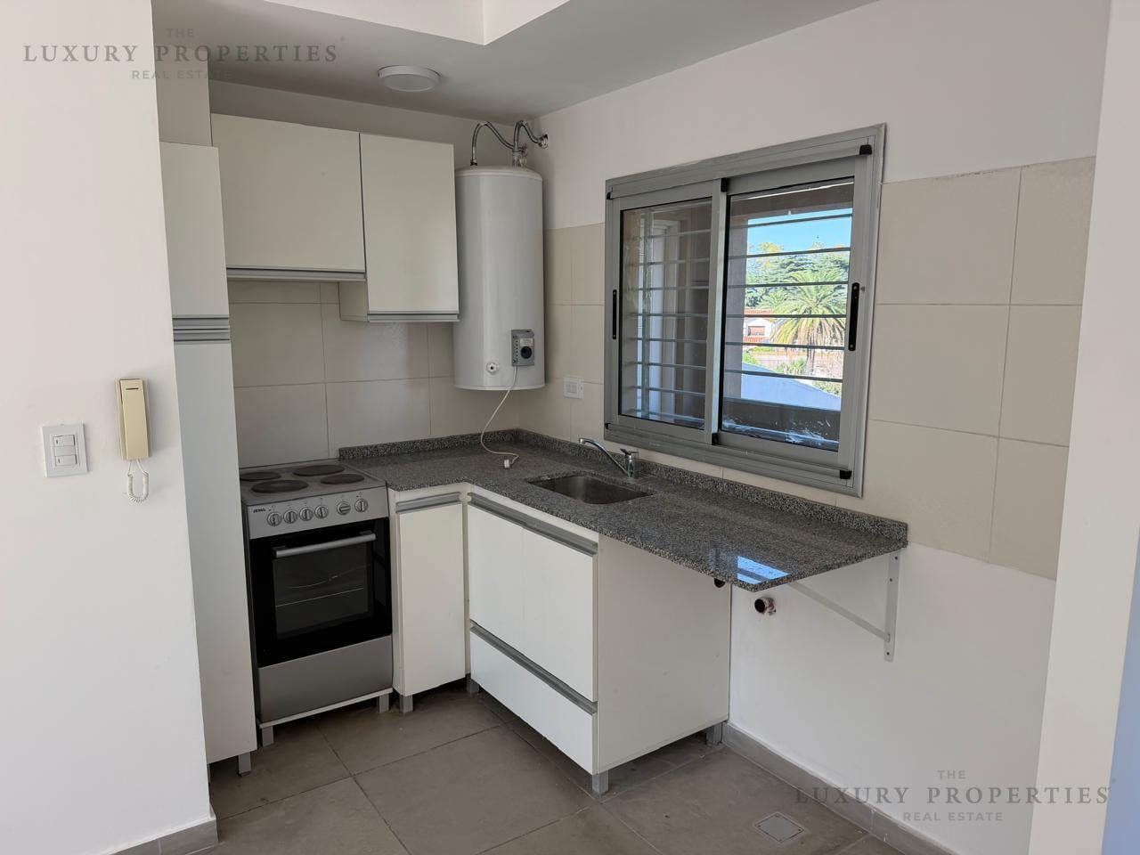 Foto de Venta departamento tipo duplex 3 ambientes en Moreno, imagen 2