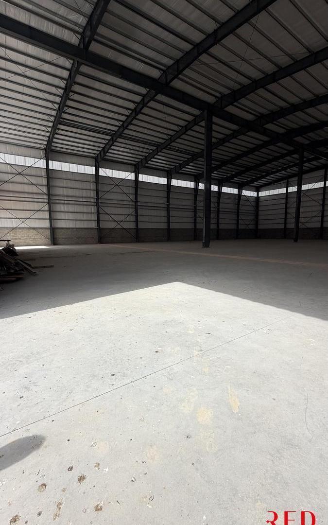 Foto de ALQUILER NAVE INDUSTRIAL 1.800 M2 - Polo Industrial 24 - MORENO, imagen 4