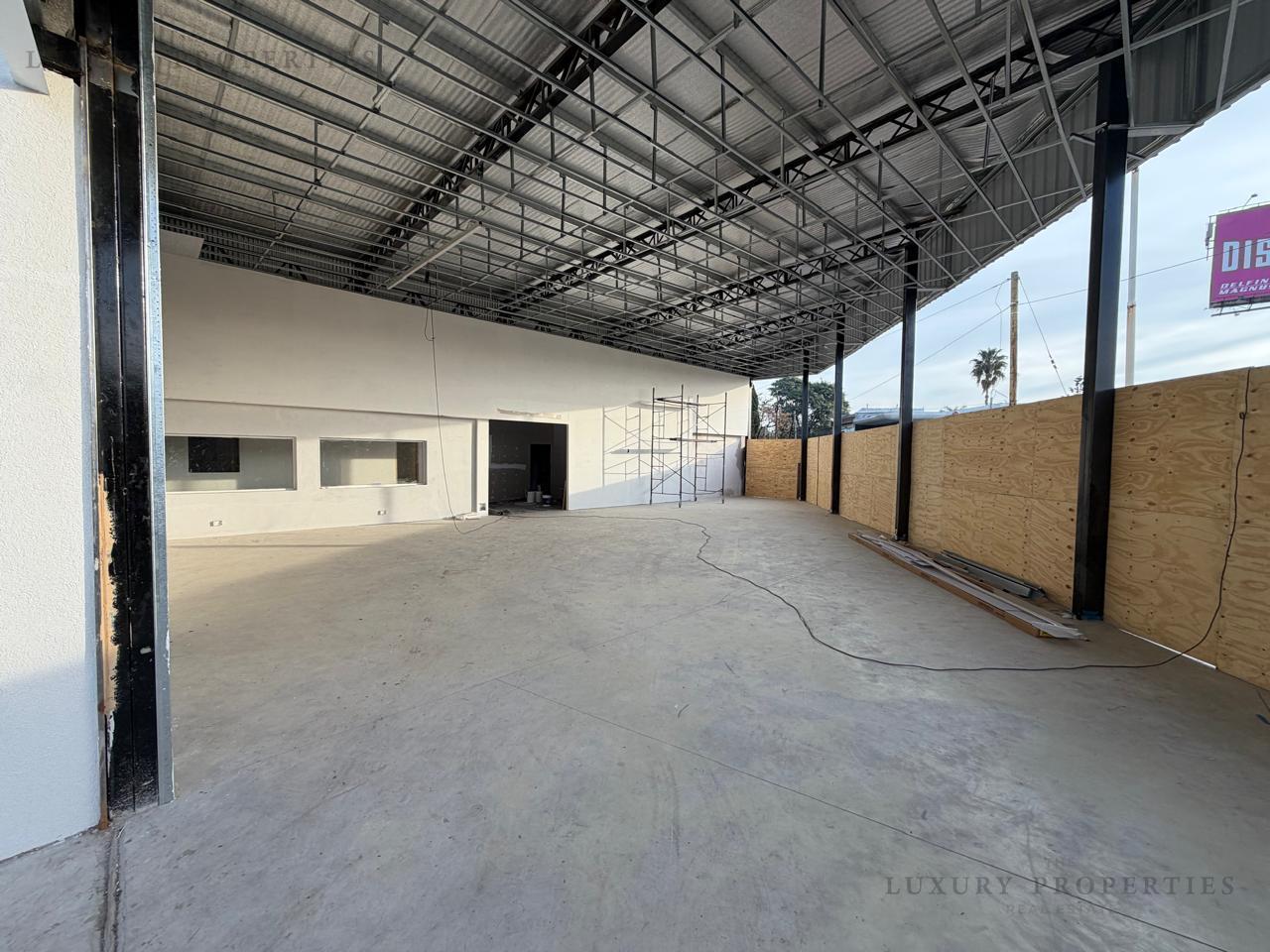 Foto de Alquiler Local Comercial Ideal Concesionario - Automotor - Moron, imagen 3