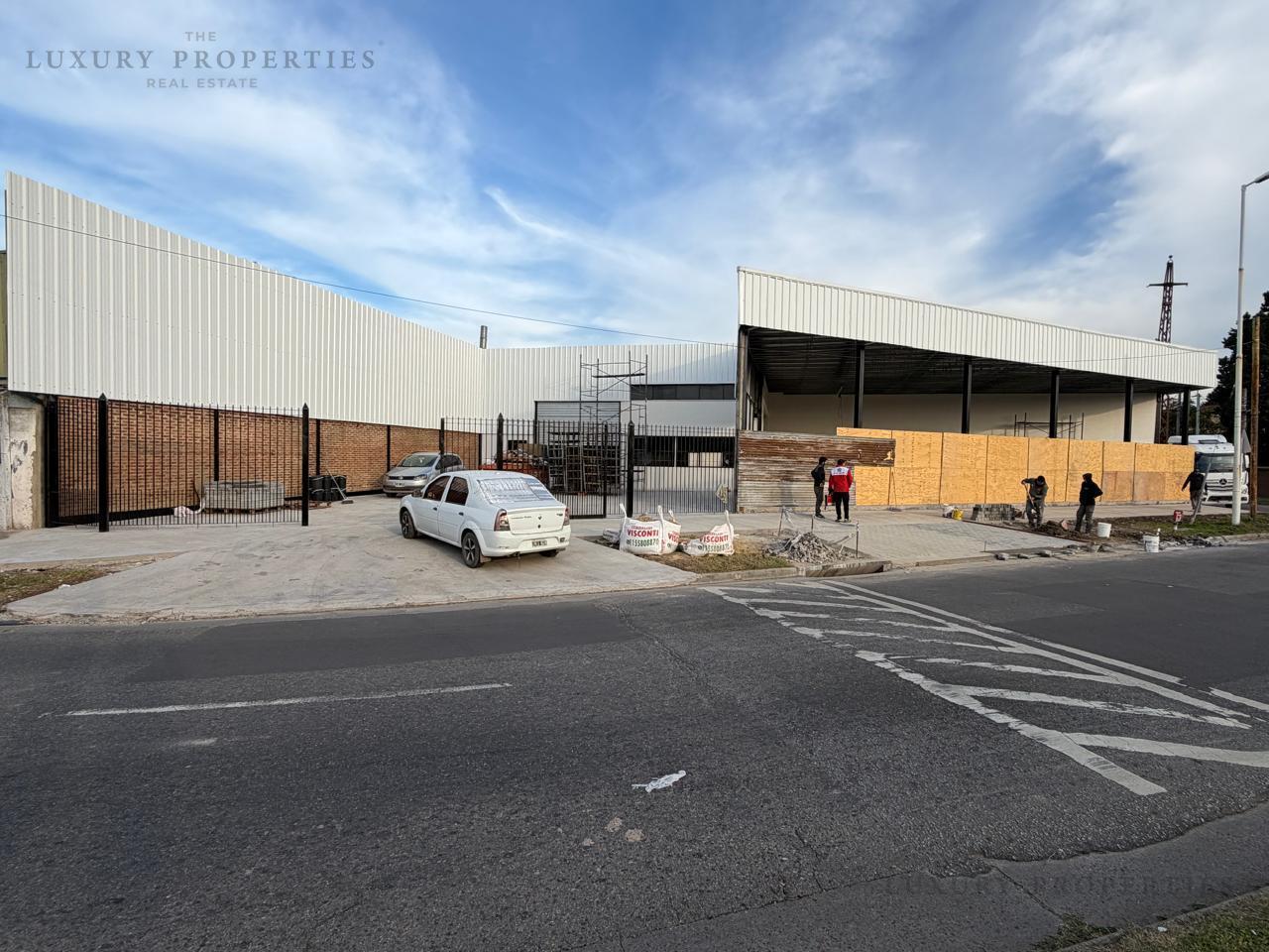 Foto de Alquiler Local Comercial Ideal Concesionario - Automotor - Moron, imagen 1