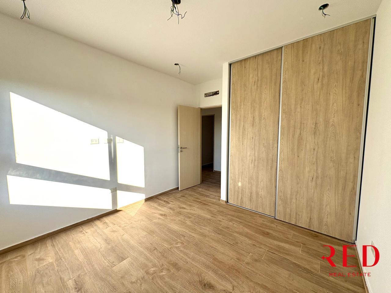Foto de CASA 4 AMBIENTES EN VENTA EN COMPLEJO RESIDENCIAL DE CATEGORIA JARDIN Y, imagen 3