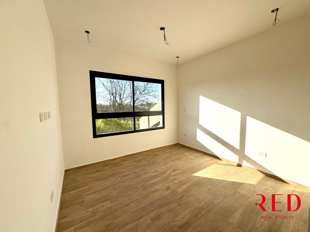 Foto de CASA 4 AMBIENTES EN VENTA EN COMPLEJO RESIDENCIAL DE CATEGORIA JARDIN Y, imagen 5