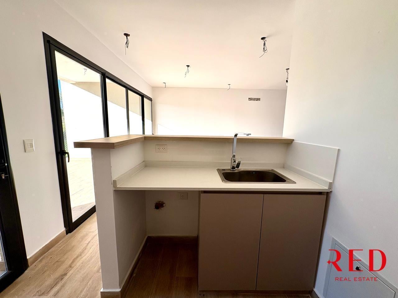 Foto de CASA 4 AMBIENTES EN VENTA EN COMPLEJO RESIDENCIAL DE CATEGORIA JARDIN Y, imagen 1