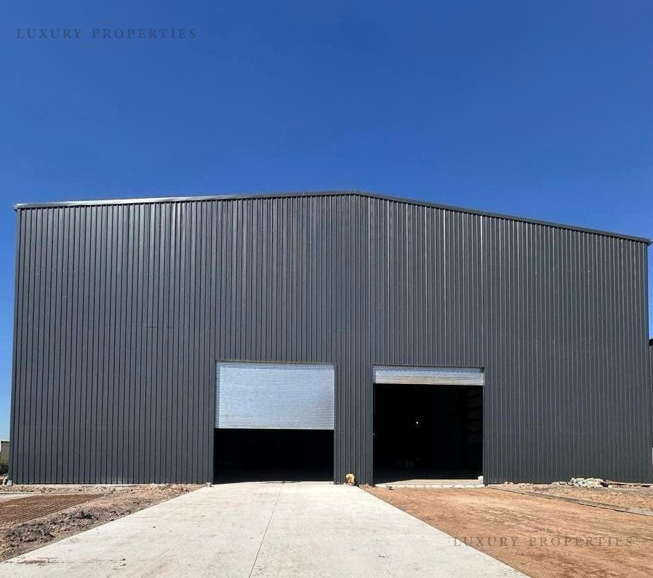 Foto de ALQUILER NAVE INDUSTRIAL A ESTRENAR 2.400 M2 AAA - Parque Industrial, imagen 1