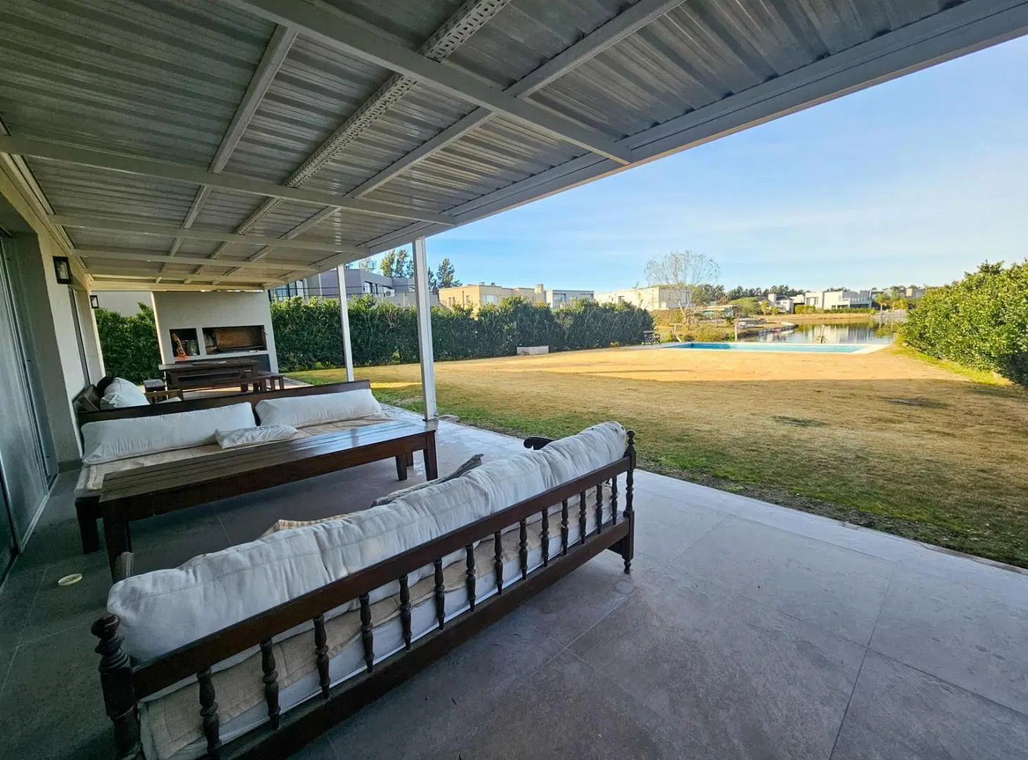 Casa a la laguna en venta Barrio Cerrado La Comarca 5