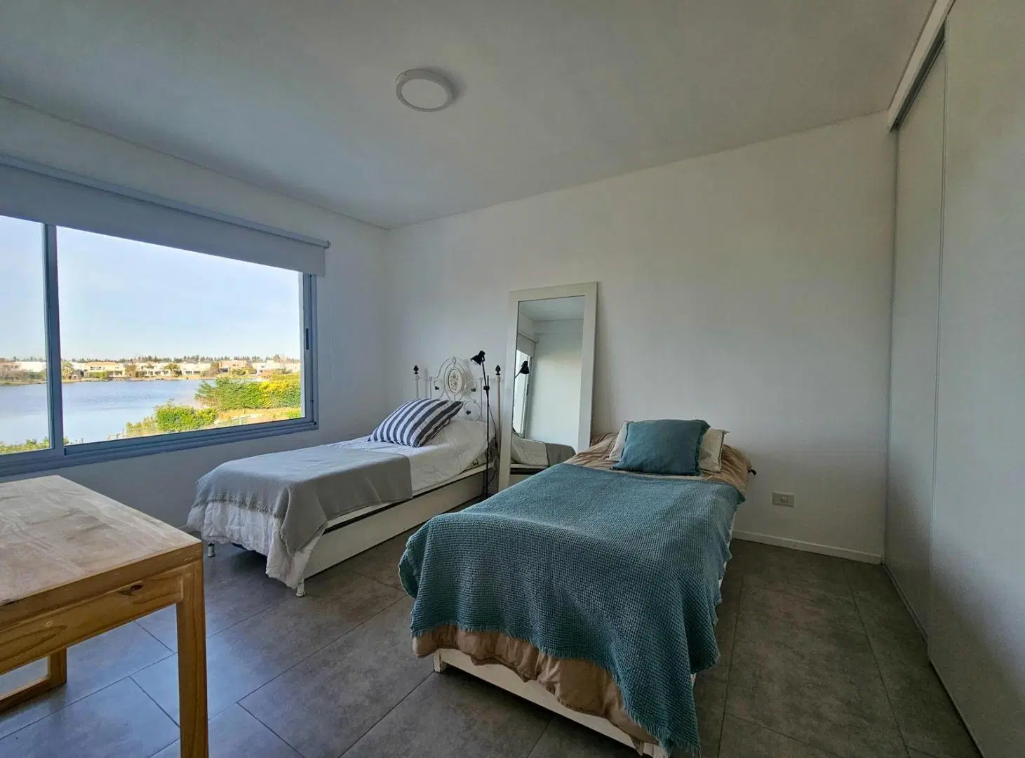 Casa a la laguna en venta Barrio Cerrado La Comarca 2
