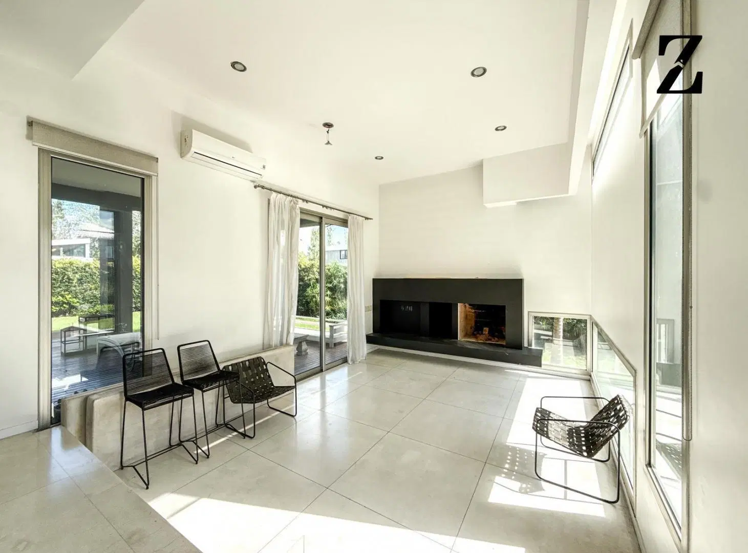 Moderna Casa en Venta en Laguna del Sol | Lote Central 2