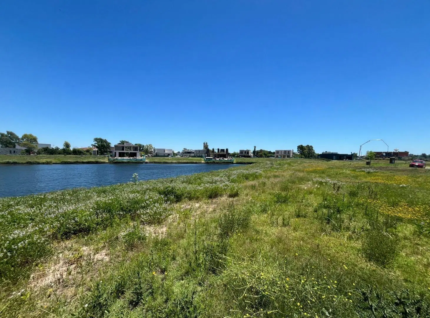 Nuevo Lote en San Fermin en Isla. Excelente Orientación Oeste 3